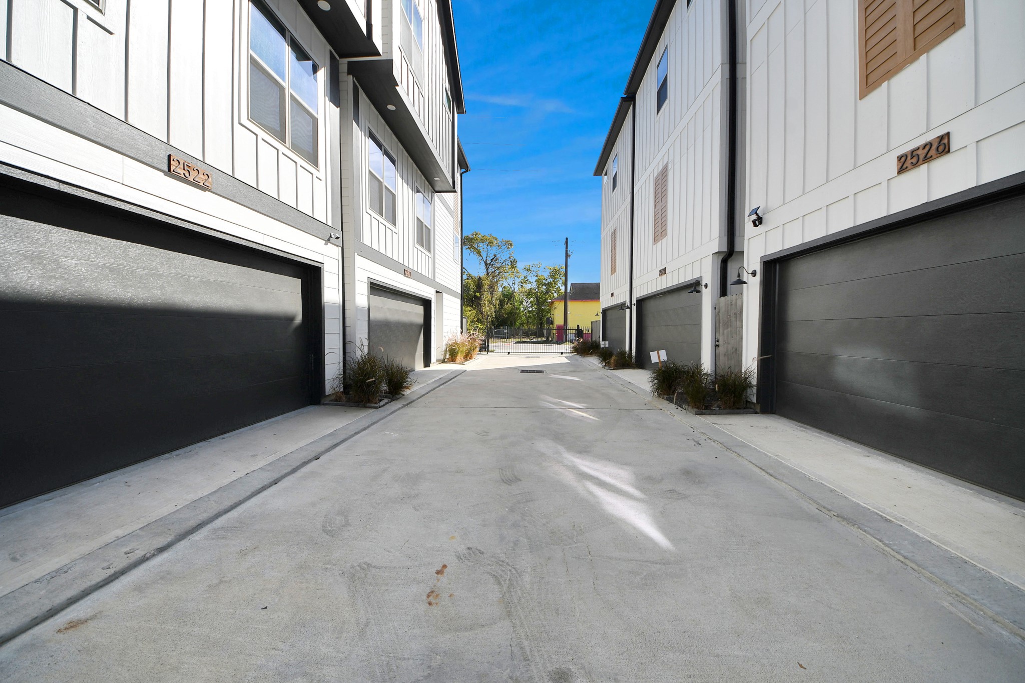 2524 Live Oak Street Houston, TX 77004 - Photo 6 of 50 a view of a street with big building