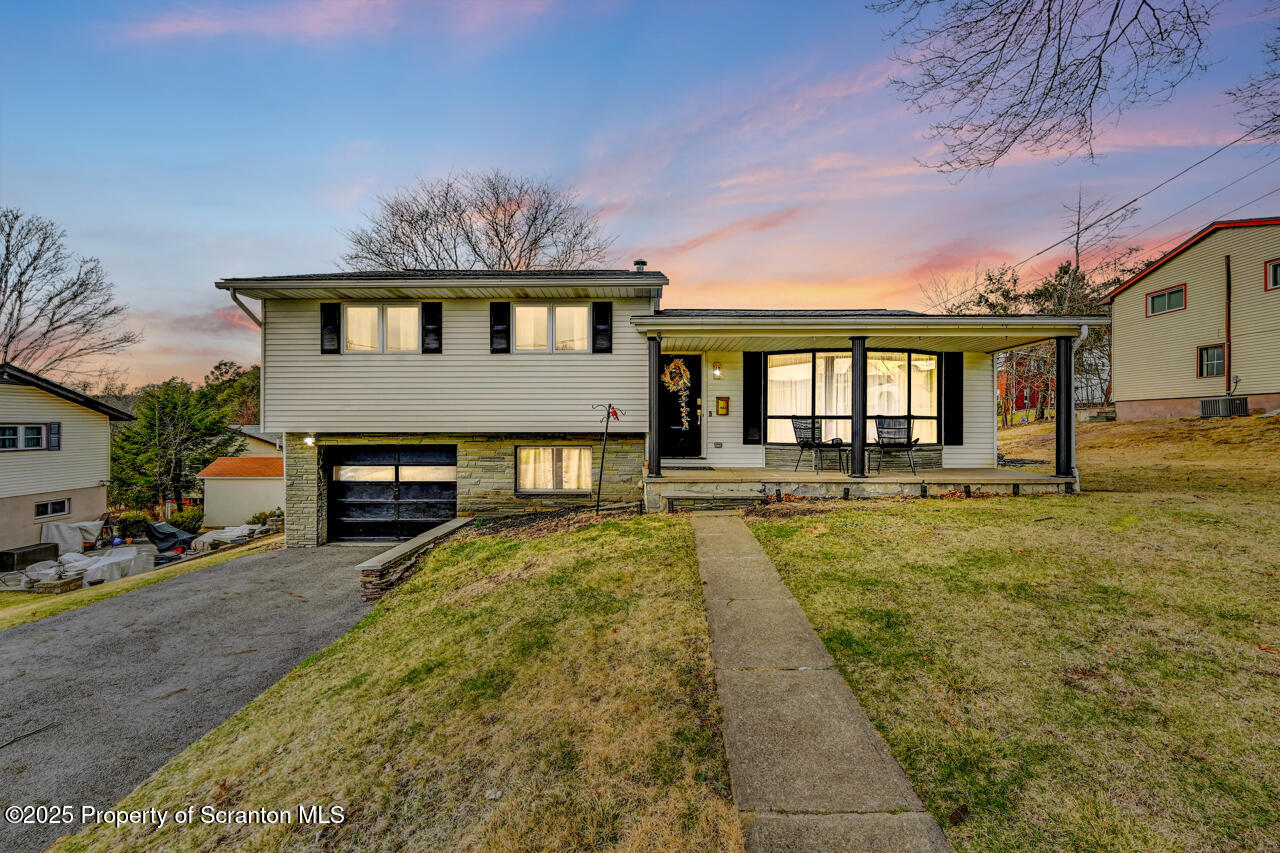 108PineTreeDr02Dusk-jpg