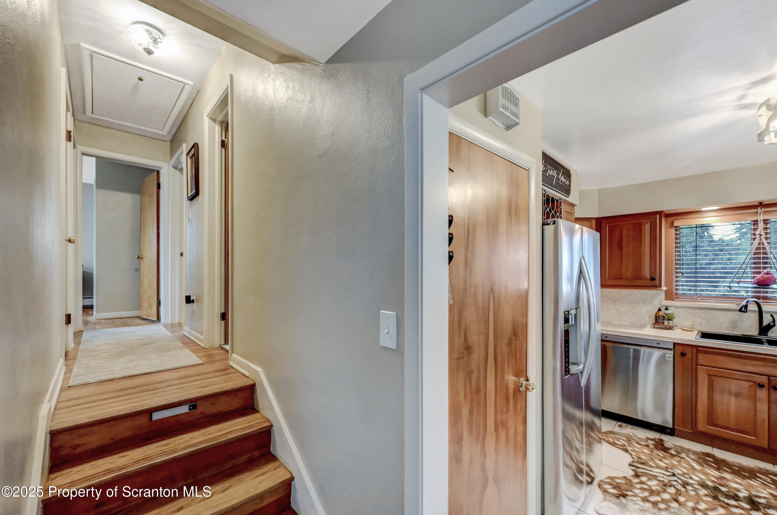 108 Pine Tree Road Clarks Summit, PA 18411 - Photo 24 of 50 Hallway