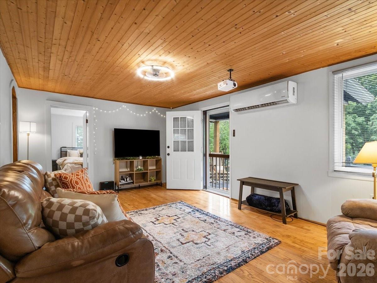 352 Jakes Branch Road Spruce Pine, NC 28777 - Photo 7 of 31