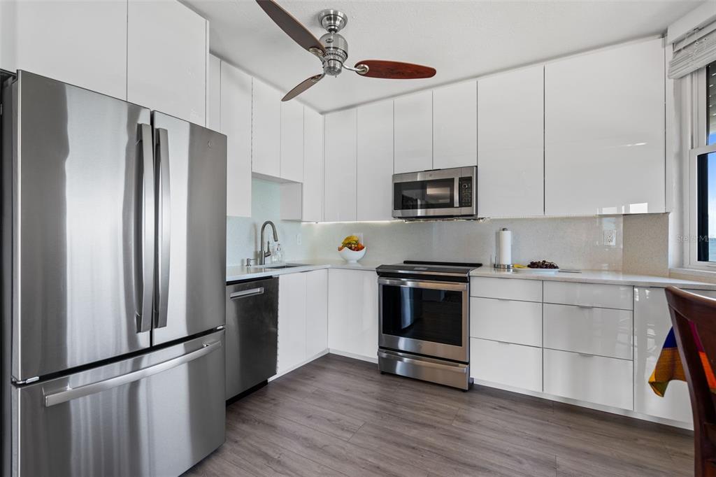 1050 Longboat Club Road, Unit 506 Longboat Key, FL 34228 - Photo 13 of 32