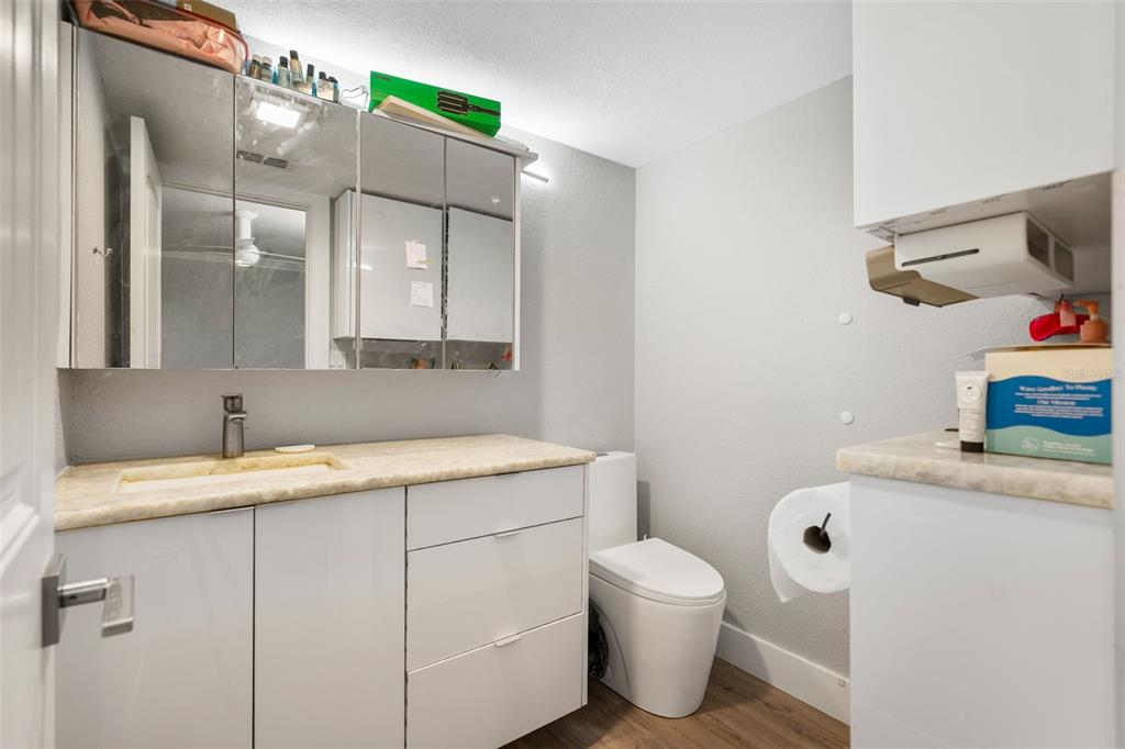 1050 Longboat Club Road, Unit 506 Longboat Key, FL 34228 - Photo 18 of 32