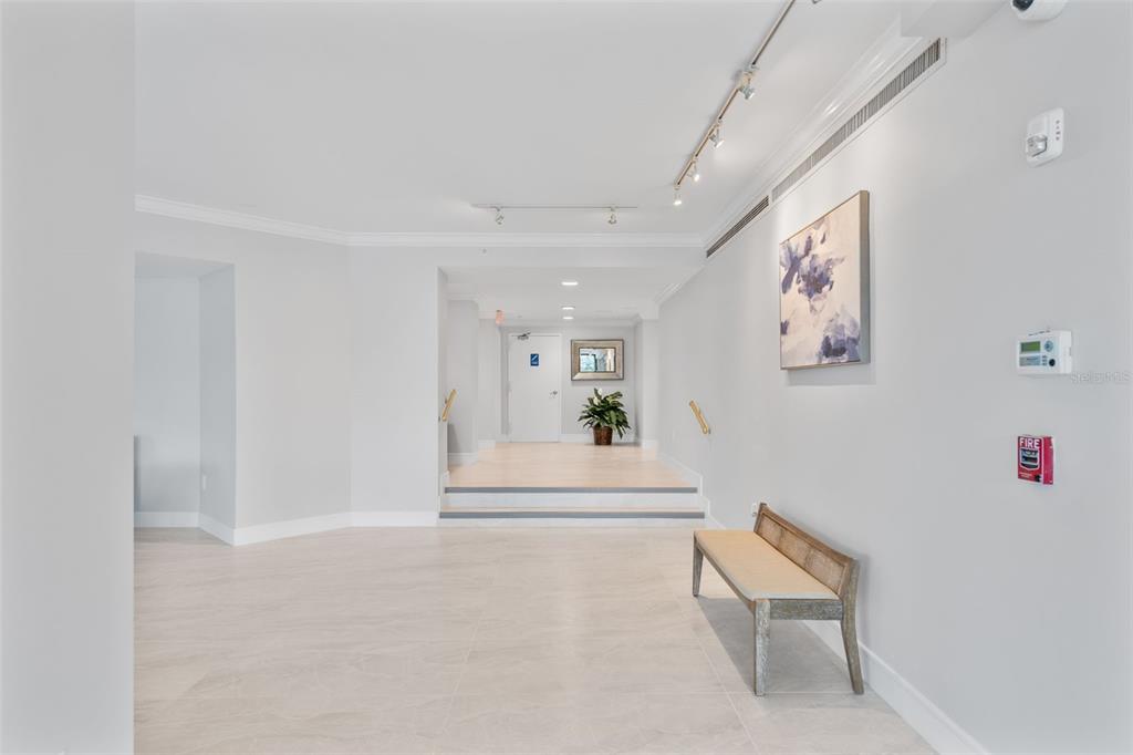 1050 Longboat Club Road, Unit 506 Longboat Key, FL 34228 - Photo 4 of 32