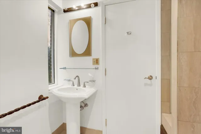 a view of a yard in front of house