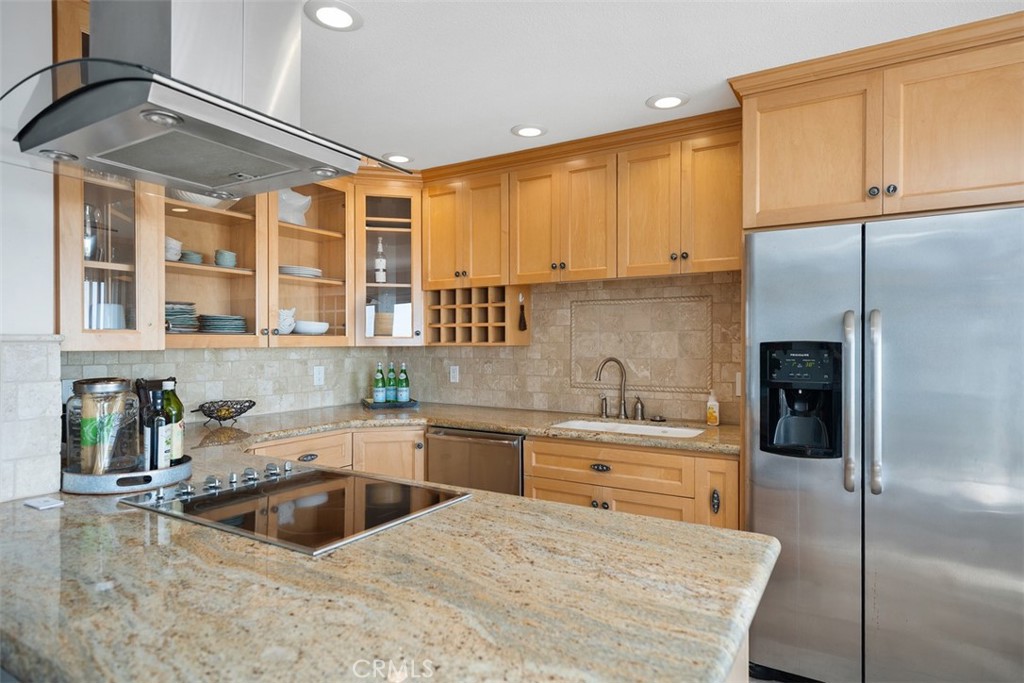 21702 Ocean Vista Drive, Unit B Laguna Beach, CA 92651 - Photo 22 of 47 Remodeled kitchen!