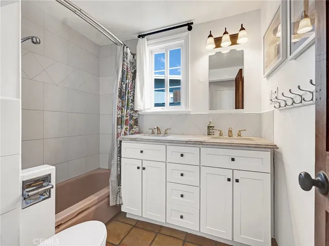 $899,000 | 19426 Blythe Street, Reseda, CA 91335