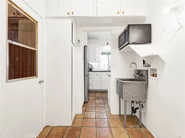 $899,000 | 19426 Blythe Street, Reseda, CA 91335