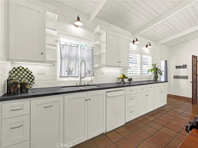 $899,000 | 19426 Blythe Street, Reseda, CA 91335