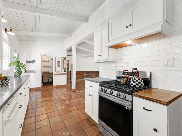 $899,000 | 19426 Blythe Street, Reseda, CA 91335