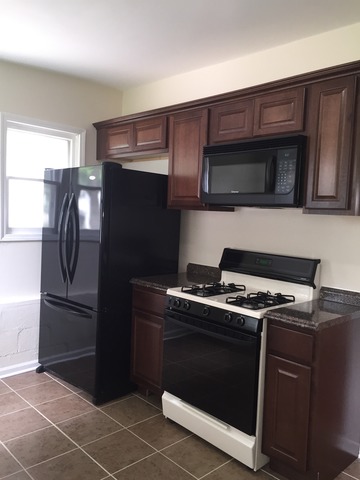708 Spring Street Aurora, IL 60505 - Photo 2 of 15