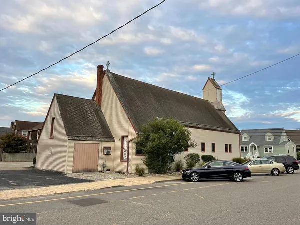 $2,495,000 | 301 North Beach Avenue, Beach Haven, NJ 08008