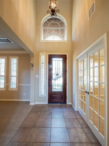a view of an entryway of a house