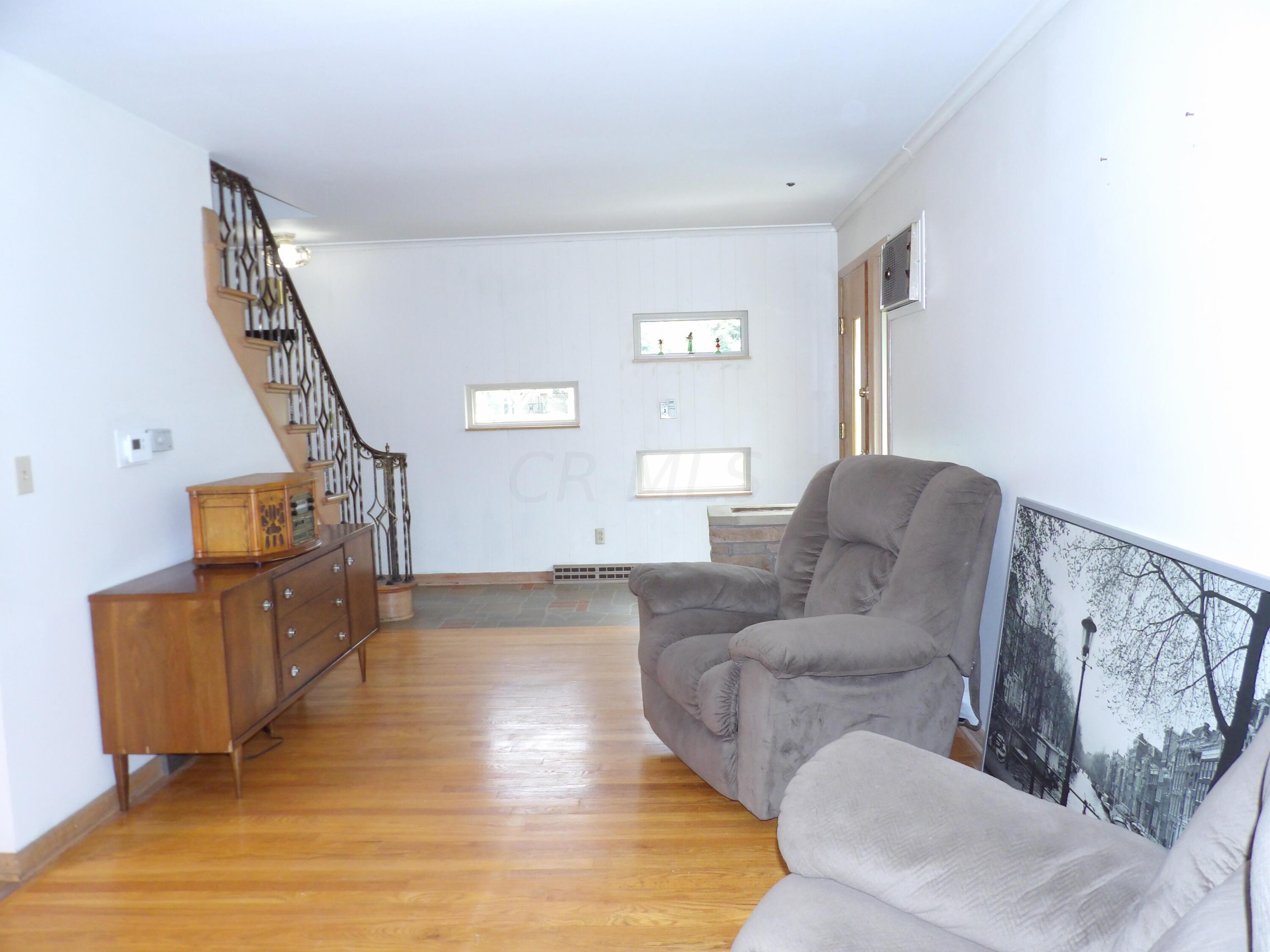631 Bernhard Road Whitehall, OH 43213 - Photo 6 of 35 104_0680