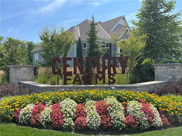 $1,117,660 | 17017 Parkhill Street, Overland Park, KS 66221