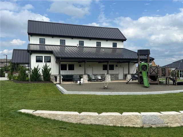 $1,117,660 | 17017 Parkhill Street, Overland Park, KS 66221