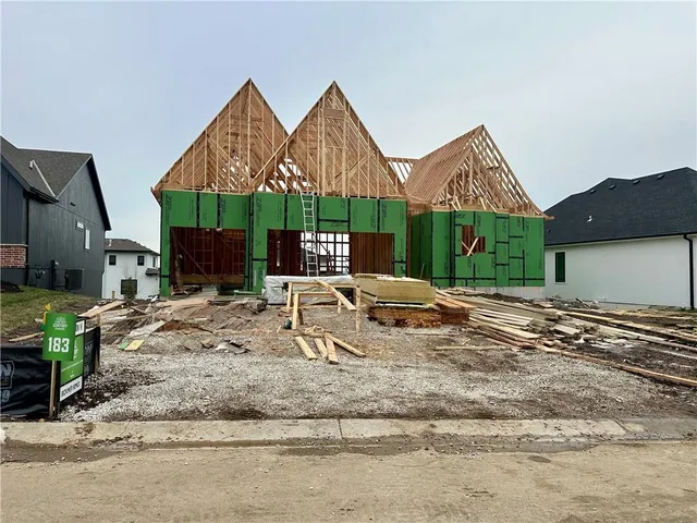 $1,098,517 | 17017 Parkhill Street, Overland Park, KS 66221