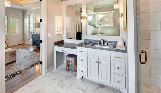 $1,117,660 | 17017 Parkhill Street, Overland Park, KS 66221