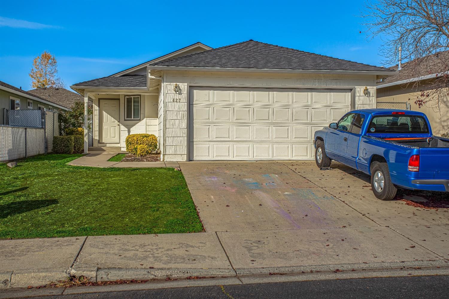 427 Montclair Way Eagle Point, OR 97524 - Photo 1 of 19 Primary Photo