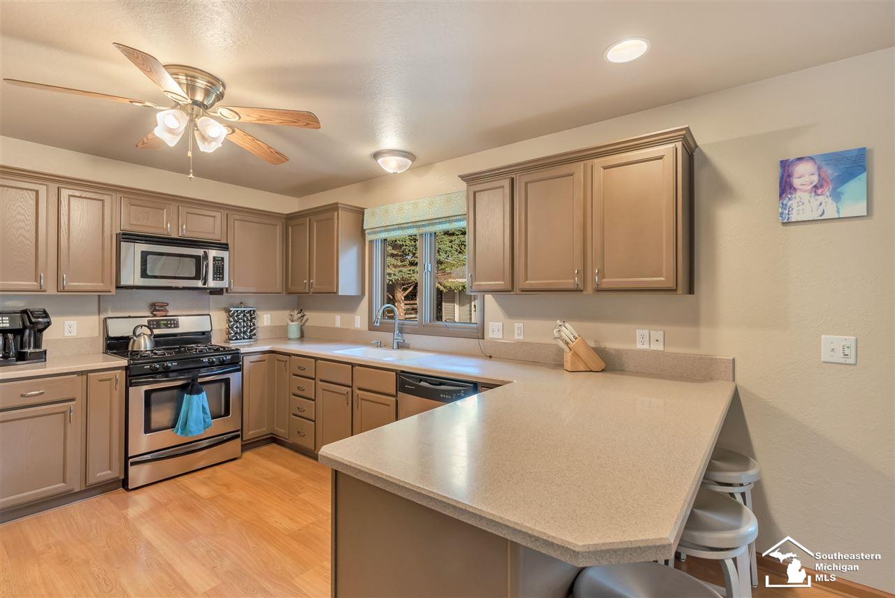 2418 Sandpiper Road Lambertville, MI 48144 - Photo 11 of 41 50021715-10.JPG
