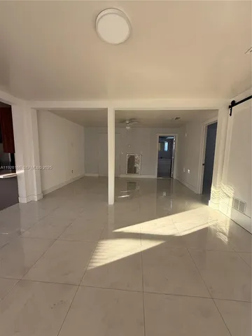 a view of livingroom with furniture