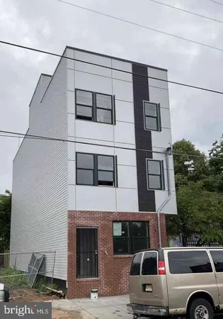 $2,100 | 2322 North 5th Street, Unit 1, Philadelphia, PA 19133
