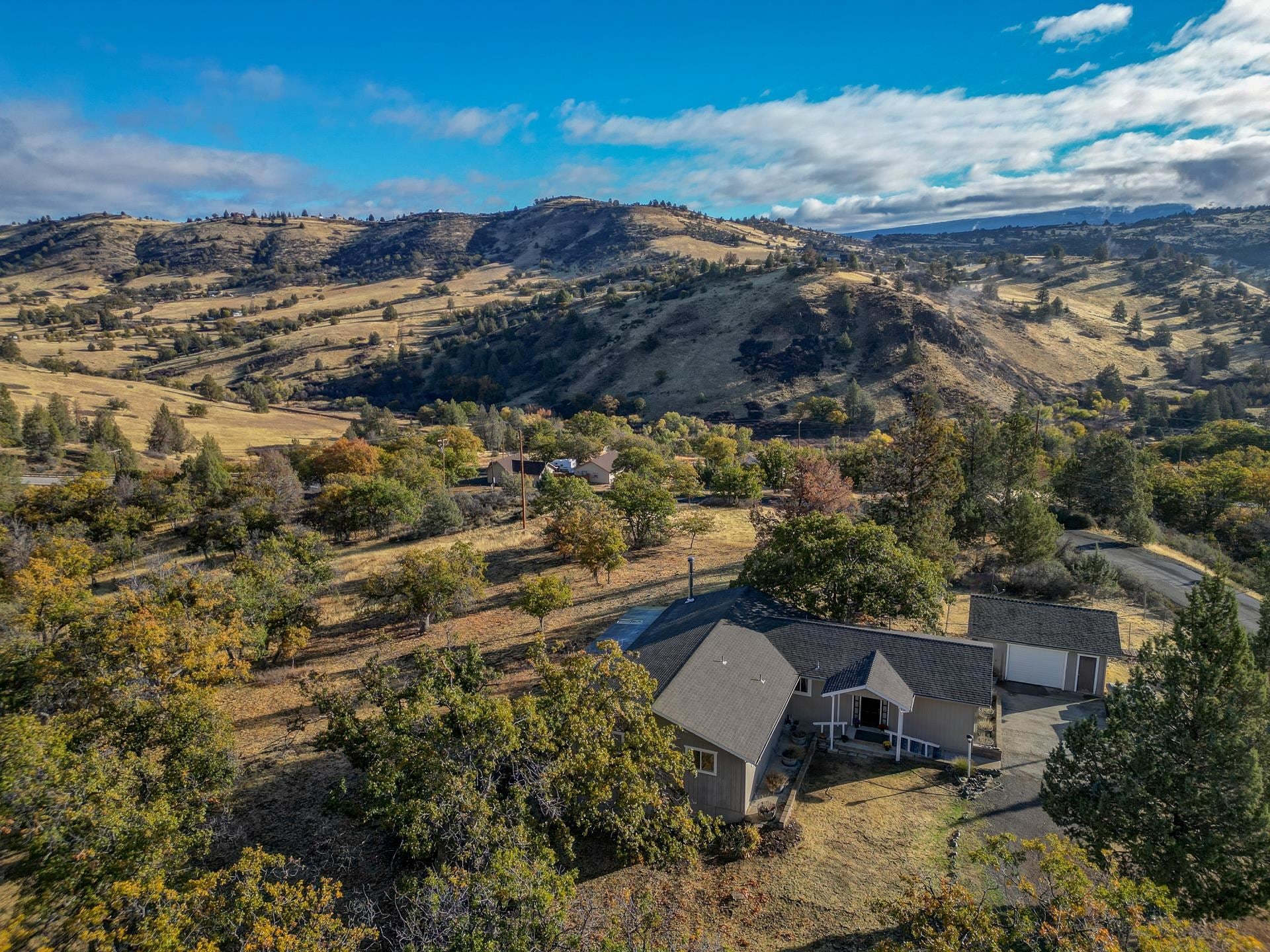 3115 Racoon Drive Hornbrook, CA 96044 - Photo 6 of 46 Gallery Image 6