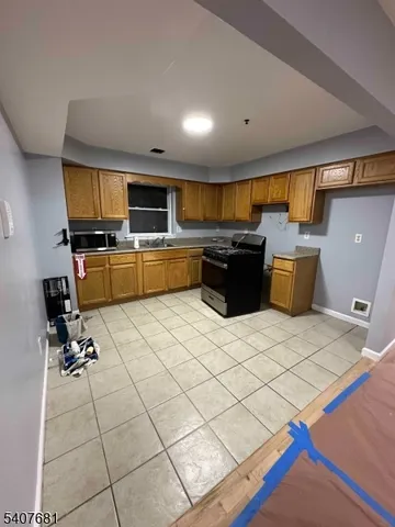 $2,850 | 28 Branford Street, Newark, NJ 07114