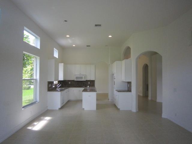 8716 Cobblestone Point Circle Boynton Beach, FL 33472 - Photo 17 of 32 Kitchen/Family Room