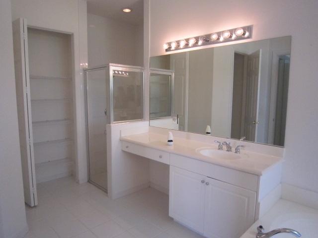 8716 Cobblestone Point Circle Boynton Beach, FL 33472 - Photo 26 of 32 Master Bathroom