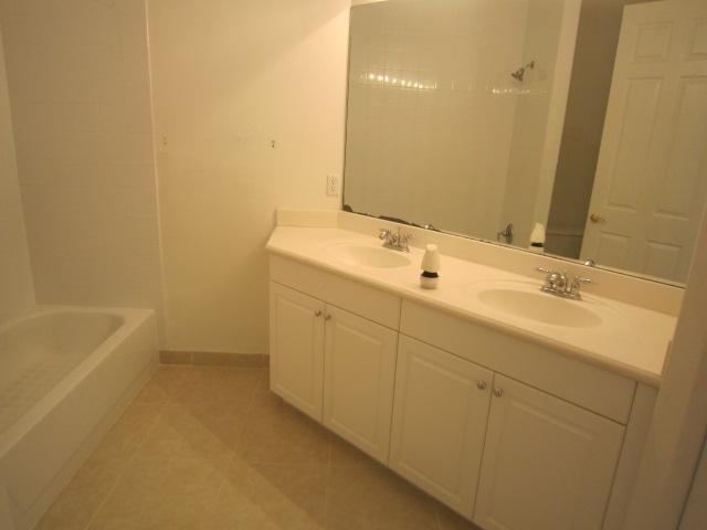 8716 Cobblestone Point Circle Boynton Beach, FL 33472 - Photo 28 of 32 Full Bathroom
