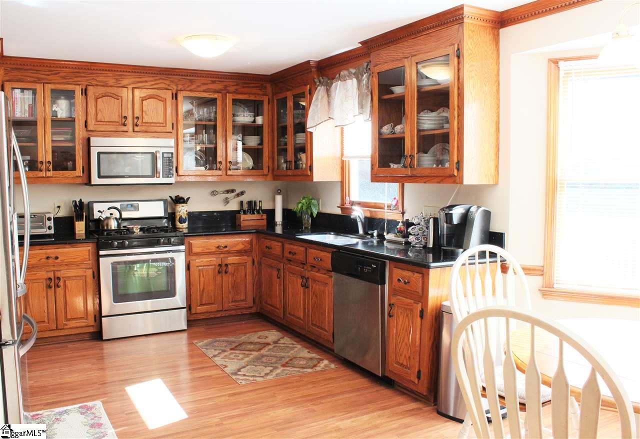 205 Roberts Farm Road Simpsonville, SC 29681 - Photo 6 of 31 Gallery Image 6