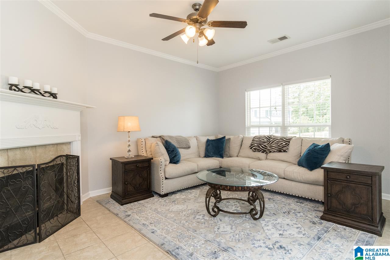 313 Nottingham Drive Calera, AL 35040 - Photo 8 of 34
