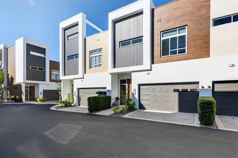 $965,000 | 234 Cosmopolitan Court, Sarasota, FL 34236