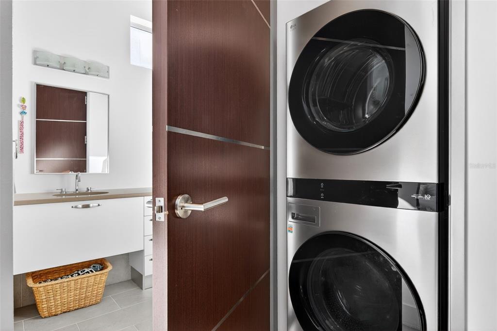 234 Cosmopolitan Court Sarasota, FL 34236 - Photo 24 of 38