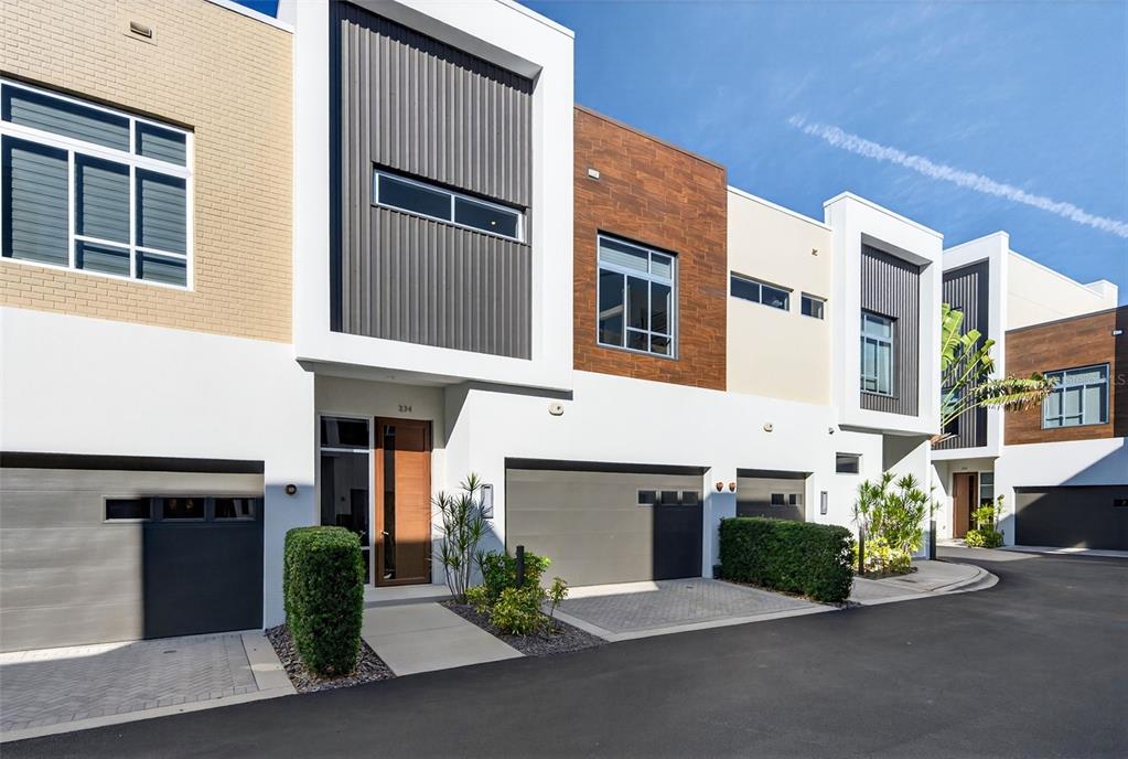 234 Cosmopolitan Court Sarasota, FL 34236 - Photo 31 of 38