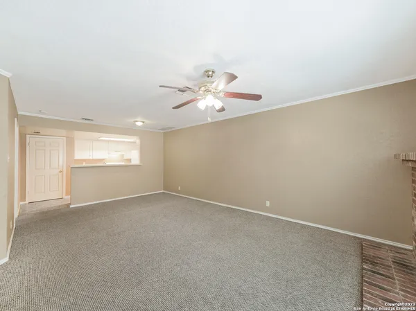 $1,100 | 11610 Vance Jackson, Unit 413, San Antonio, TX 78230