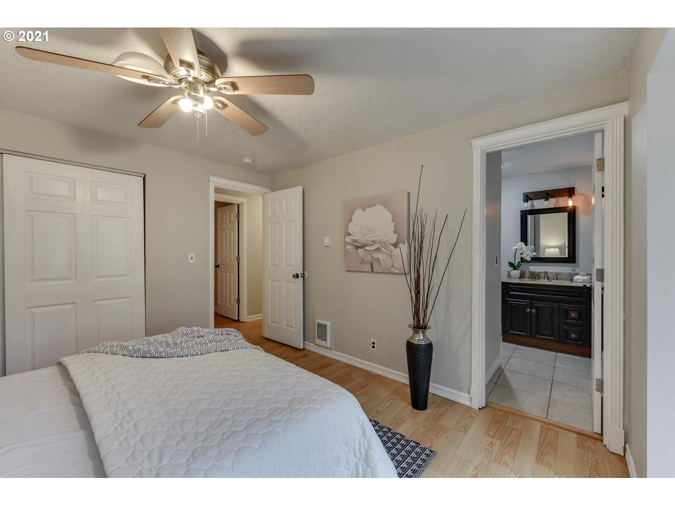 2078 Southwest Heiney Road Gresham, OR 97080 - Photo 16 of 29 Gallery Image 16