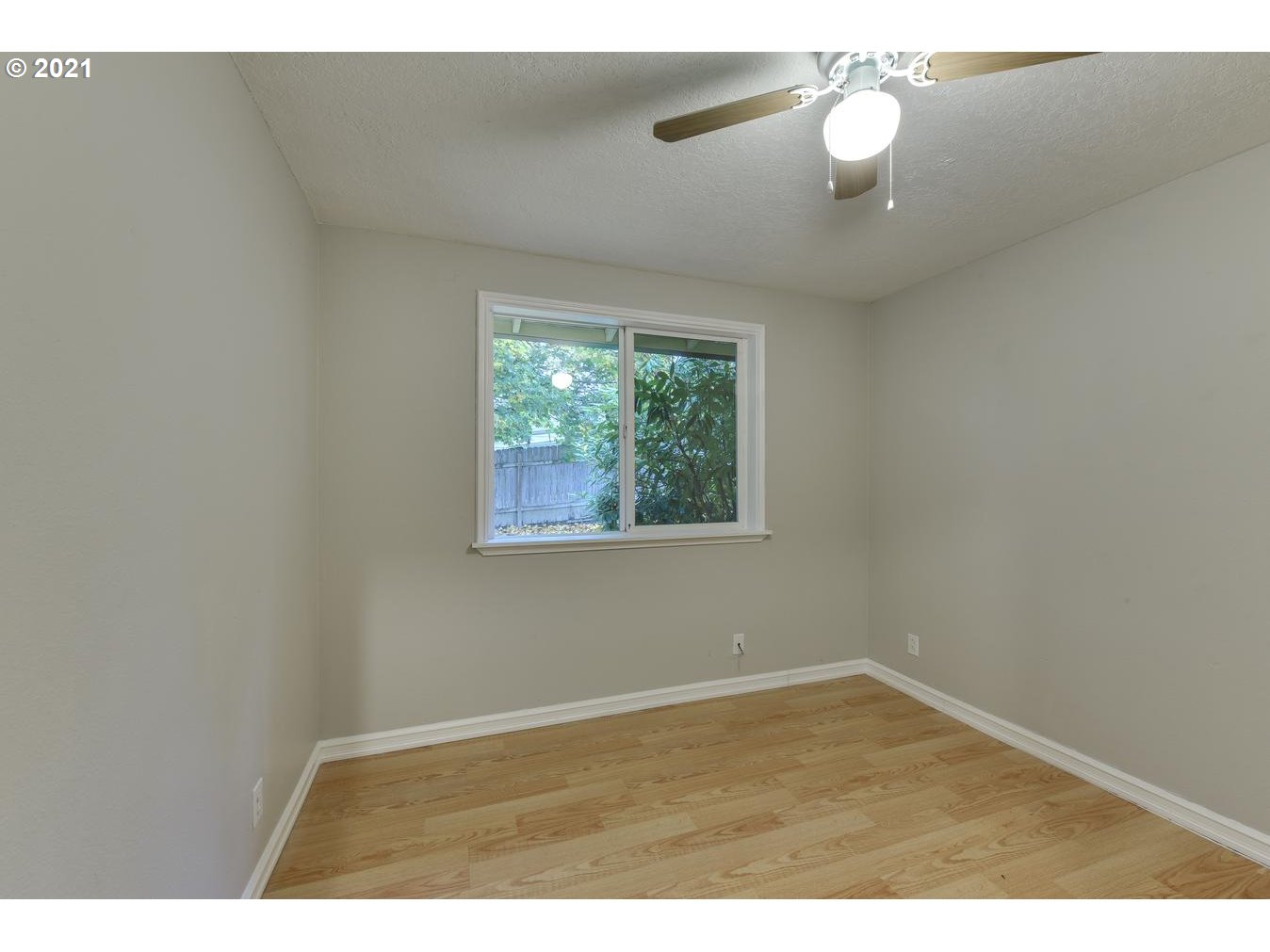 2078 Southwest Heiney Road Gresham, OR 97080 - Photo 18 of 29 Gallery Image 18