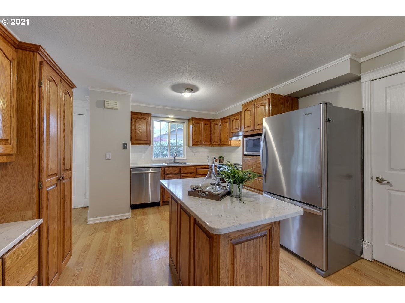 2078 Southwest Heiney Road Gresham, OR 97080 - Photo 10 of 29 Gallery Image 10