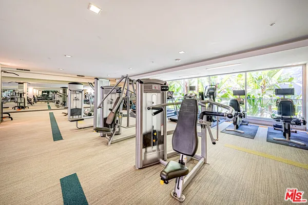 $2,700 | 1234 Wilshire Boulevard, Unit 321, Los Angeles, CA 90017