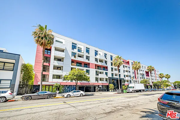 $2,700 | 1234 Wilshire Boulevard, Unit 321, Los Angeles, CA 90017