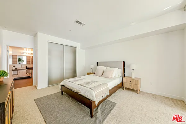 $2,700 | 1234 Wilshire Boulevard, Unit 321, Los Angeles, CA 90017