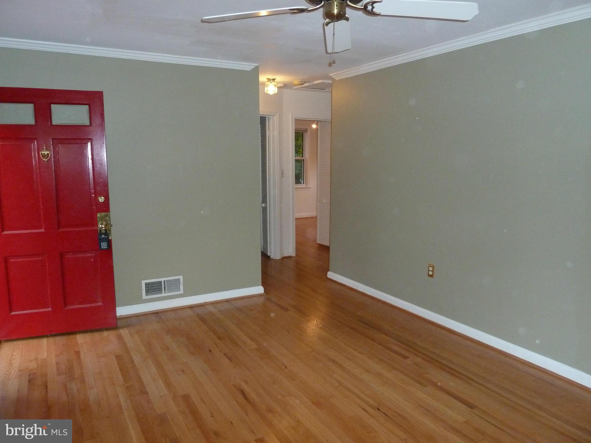 1516 Hanby Street Silver Spring, MD 20902 - Photo 16 of 30 Living Room