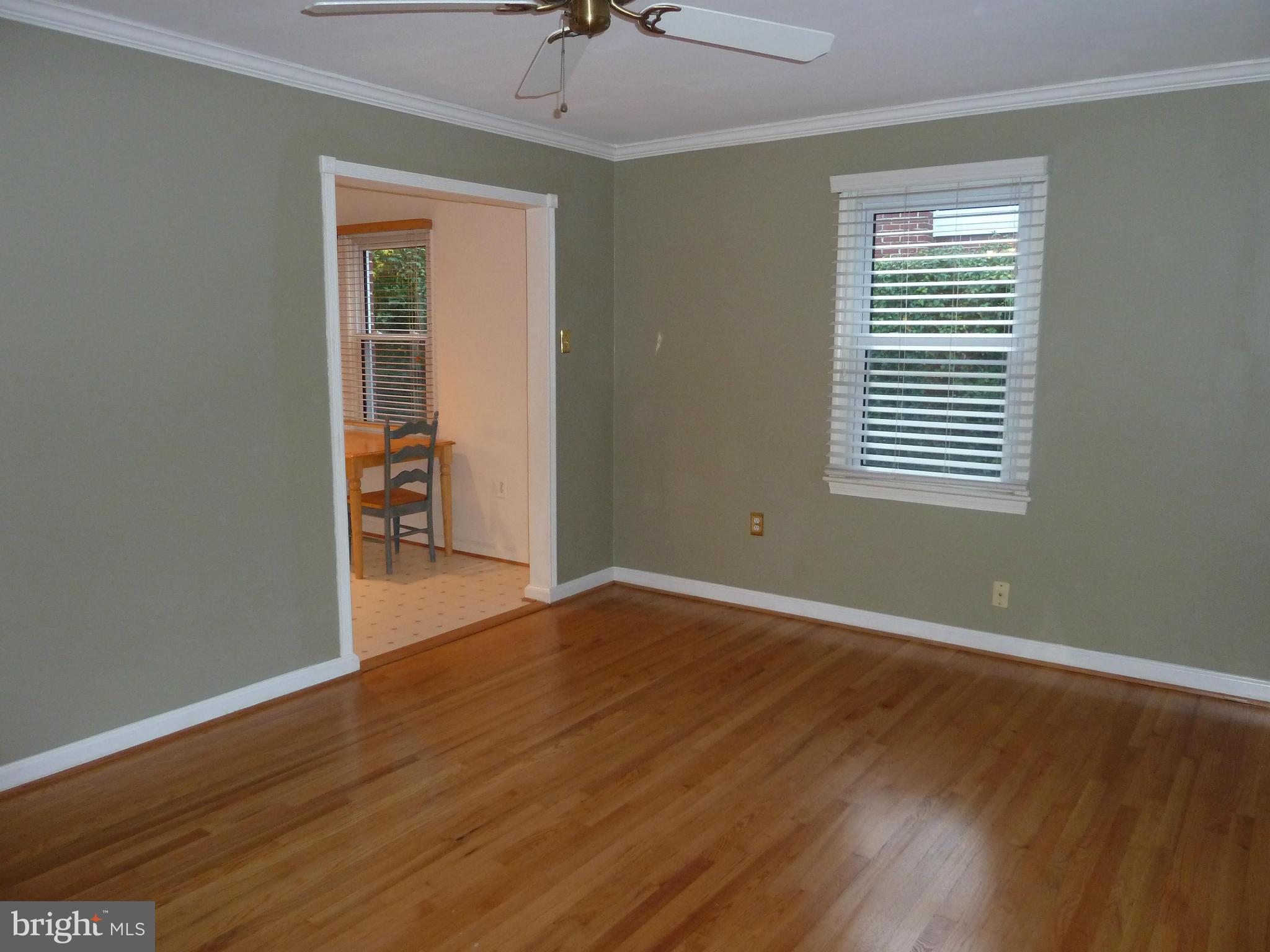 1516 Hanby Street Silver Spring, MD 20902 - Photo 17 of 30 Living Room