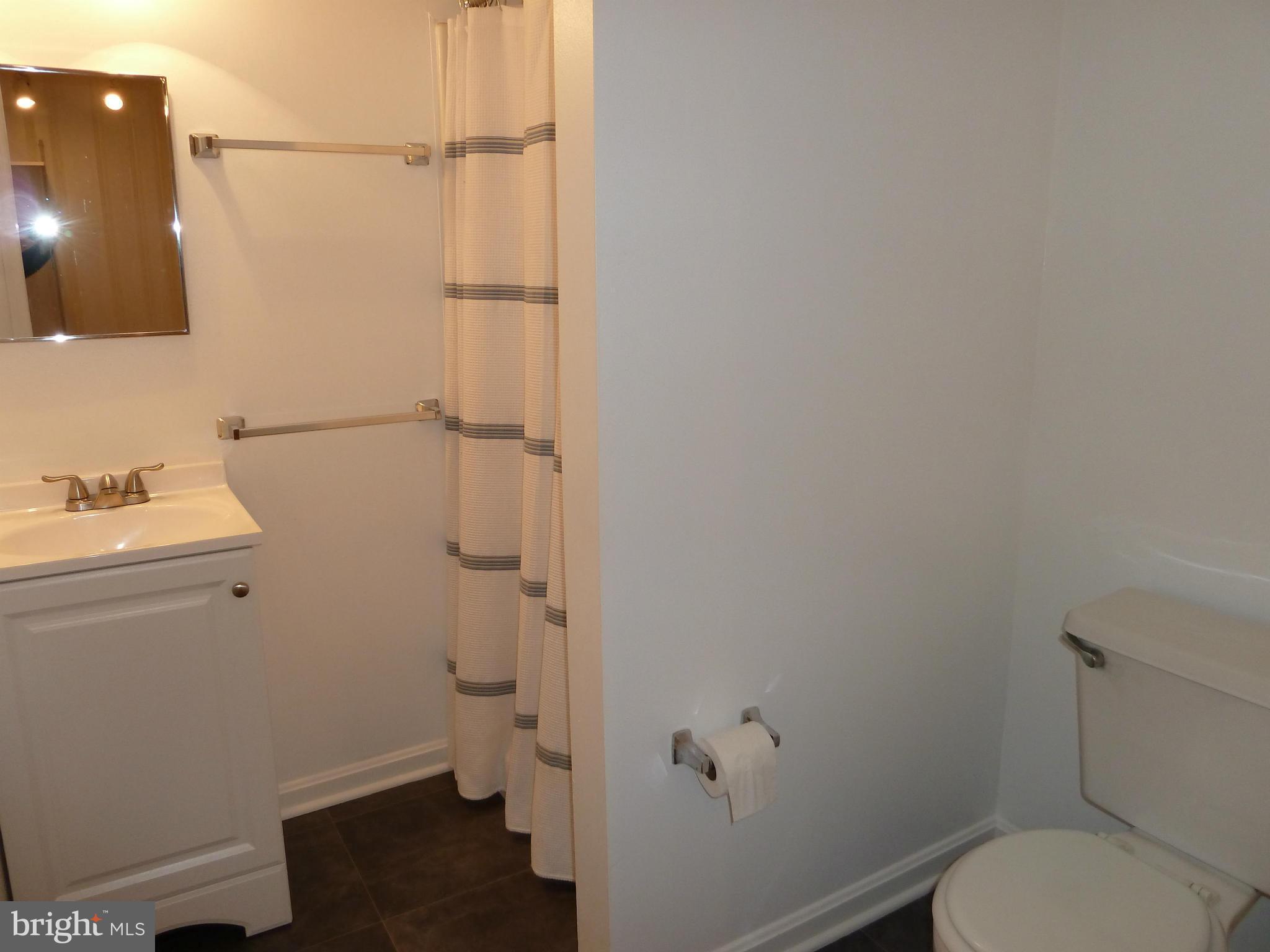 1516 Hanby Street Silver Spring, MD 20902 - Photo 27 of 30 Bath