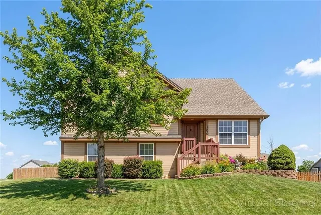 $355,000 | 300 192nd Street, Smithville, MO 64089