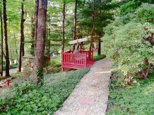 3689 School Road Murrysville, PA 15668 - Photo 6 of 8 Yard/Garden.