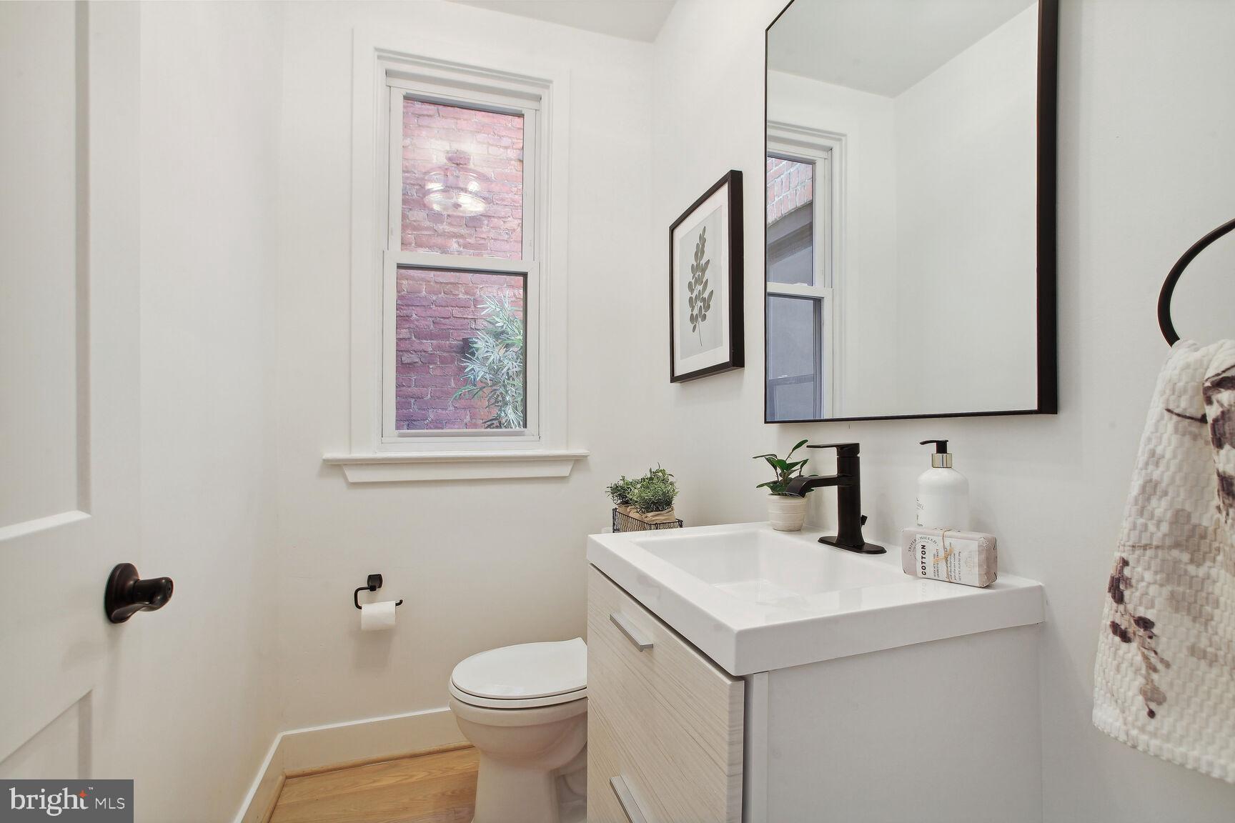 3543 S Street Northwest Washington, DC 20007 - Photo 26 of 31 Renovated main lev el powder room