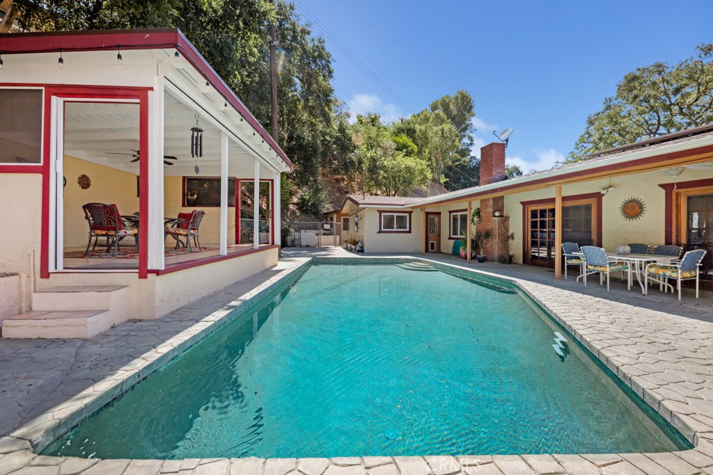 23714 Lawnside Drive Newhall, CA 91321 - Photo 41 of 48 a view of a yard in front of house