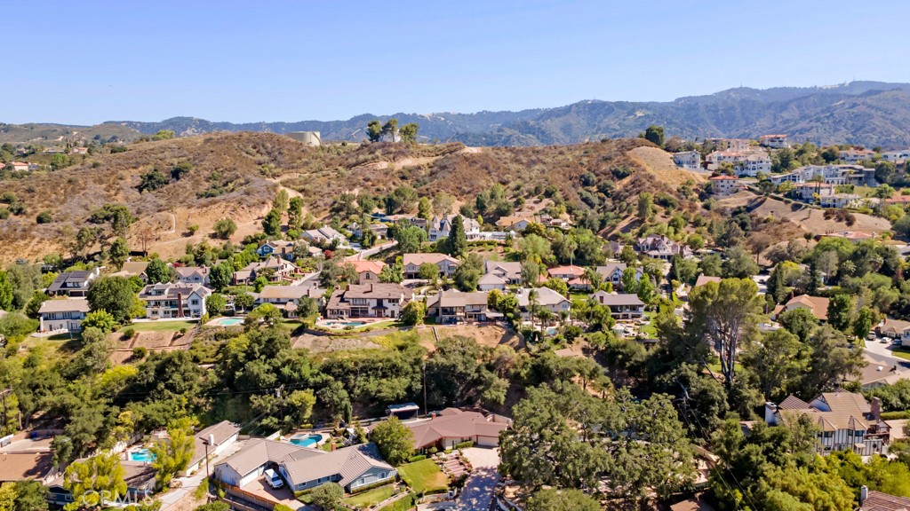 23714 Lawnside Drive Newhall, CA 91321 - Photo 47 of 48 an aerial view of a city
